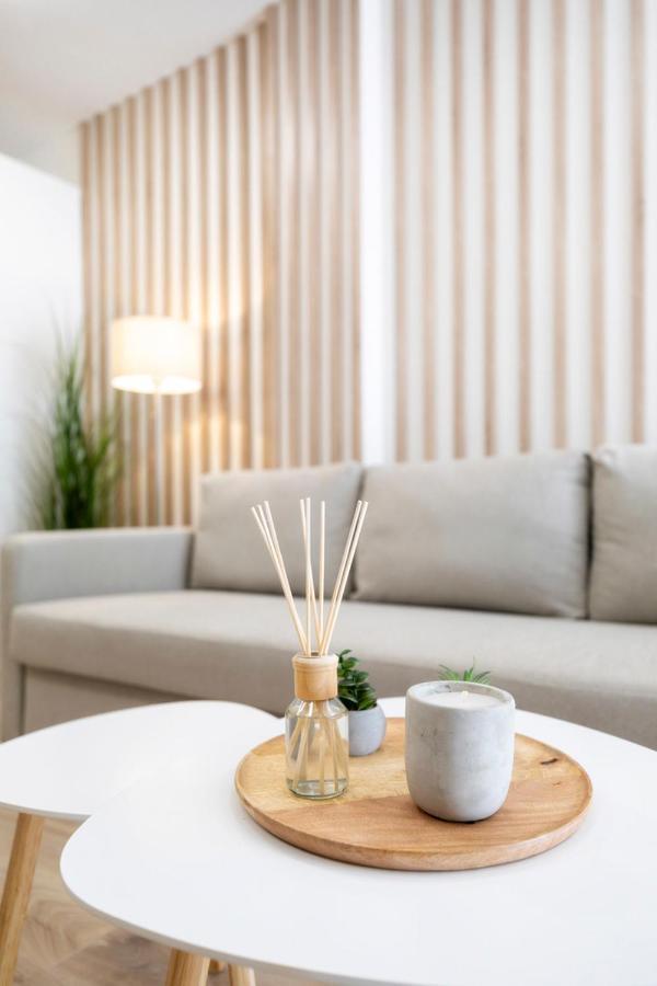 Alure Residences 2 & 24H Self Check-In, Parking In The Garage In The Apartment Building Included, New Building, Terrace, Green Location With A Forest Park With A Lake, Children'S Playground Banská Bystrica Eksteriør billede