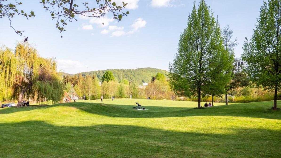 Alure Residences 2 & 24H Self Check-In, Parking In The Garage In The Apartment Building Included, New Building, Terrace, Green Location With A Forest Park With A Lake, Children'S Playground Banská Bystrica Eksteriør billede