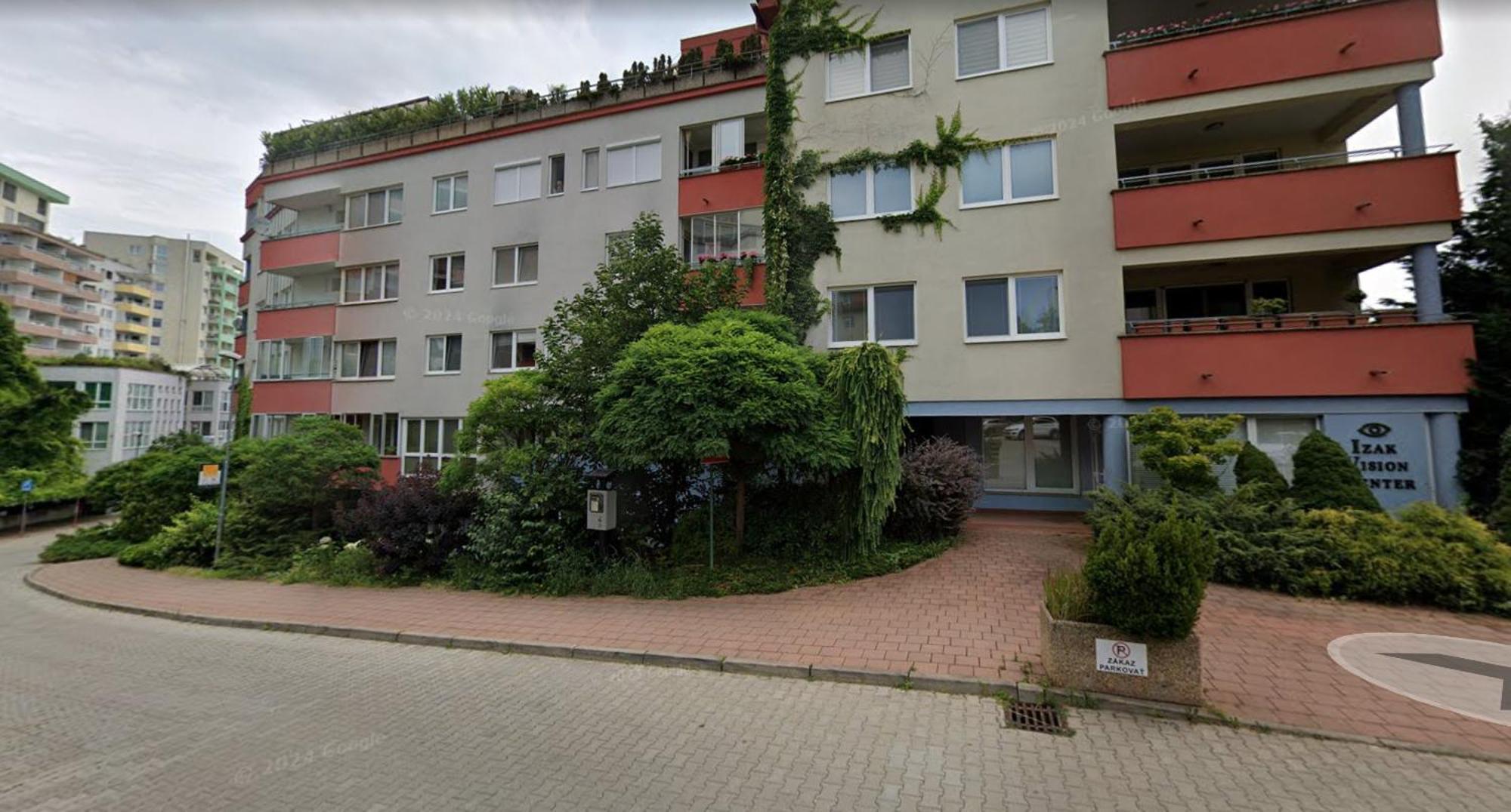 Alure Residences 2 & 24H Self Check-In, Parking In The Garage In The Apartment Building Included, New Building, Terrace, Green Location With A Forest Park With A Lake, Children'S Playground Banská Bystrica Eksteriør billede